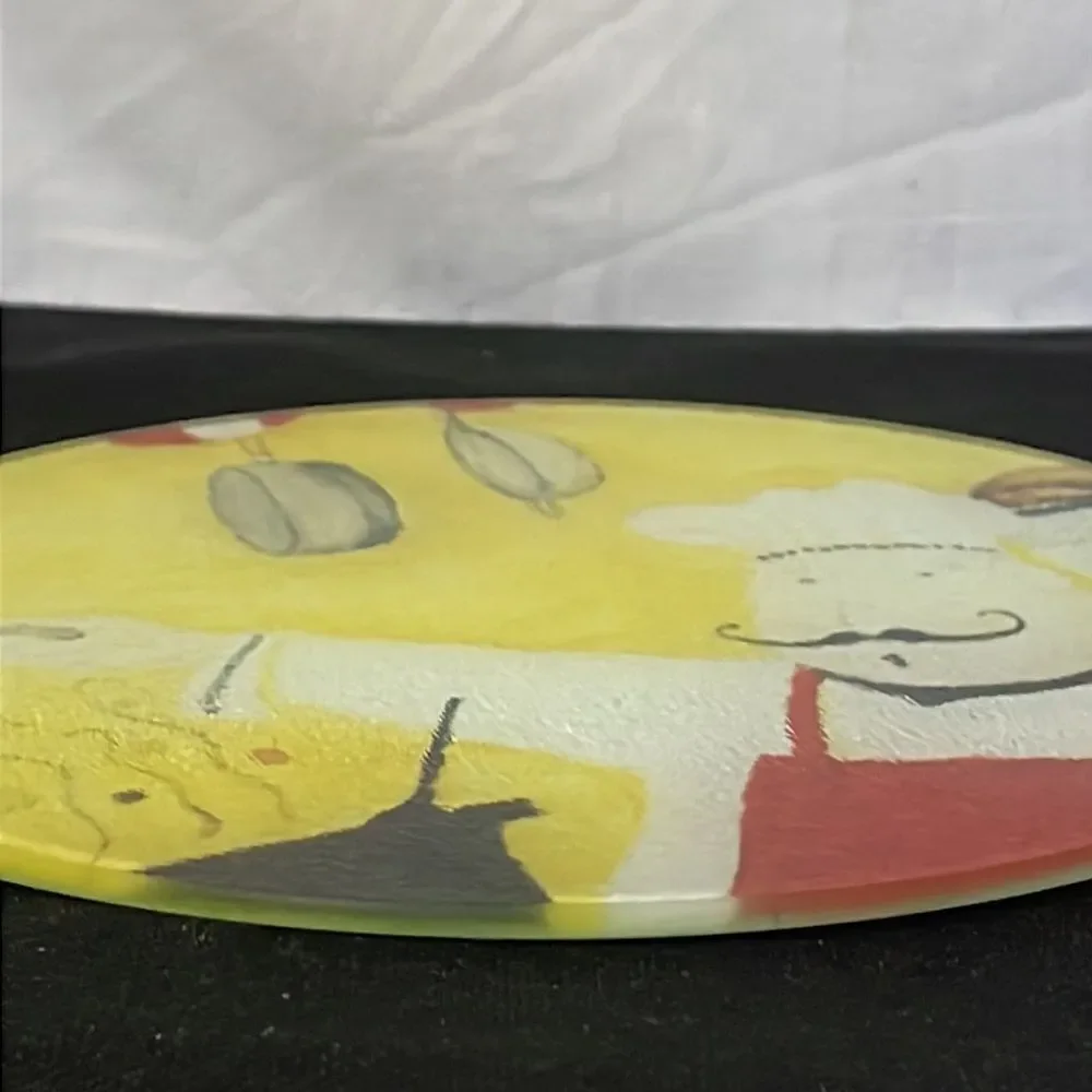 Round glass cutting board